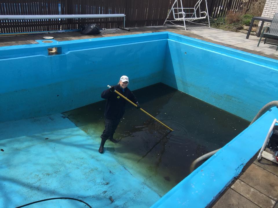 ACID WASHING Piscines et Spas Seychelles Pools and Spas Lasalle