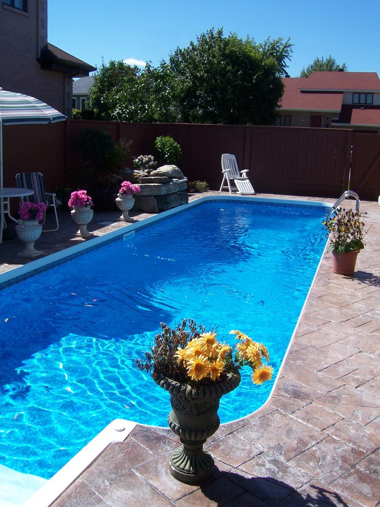 Inground Pool Baie-d'Urfé, Beaconsfield, Côte Saint-Luc, Dollard-des-Ormeaux, Dorval, Hampstead, Kirkland, L'Île-Dorval, Montreal, Montréal-Est, Montreal West, Mount Royal, Pointe-Claire, Sainte-Anne-de-Bellevue, Westmount,